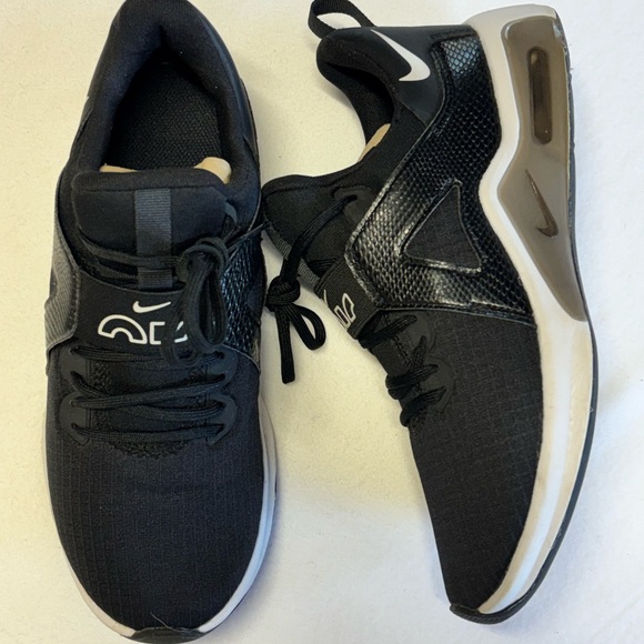 Nike Shoes - Nike Air Max Bella TR 5 Women’s Size 7.5 Black And White